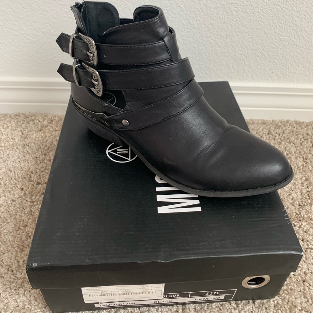 Missguided Western Buckle Ankle Boots Size 9
